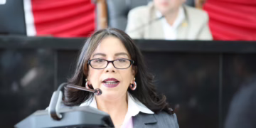 Diputada exige prioridad peatonal en pasos a desnivel de Las Torres