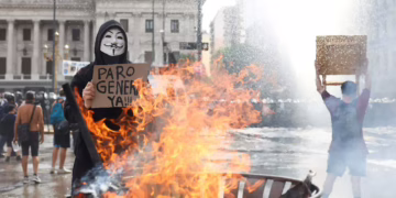Reforma laboral argentina: más flexibilidad, menos protecciones y controversia