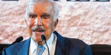 Jorge Kahwagi Gastine, presidente de Grupo Crónica, fallece a los 85 años