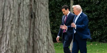 Trump recurre a líderes autoritarios de África para deportar migrantes protegidos