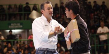 Marco Bonilla encabeza asamblea en Juárez sobre prevención de riesgos digitales en menores