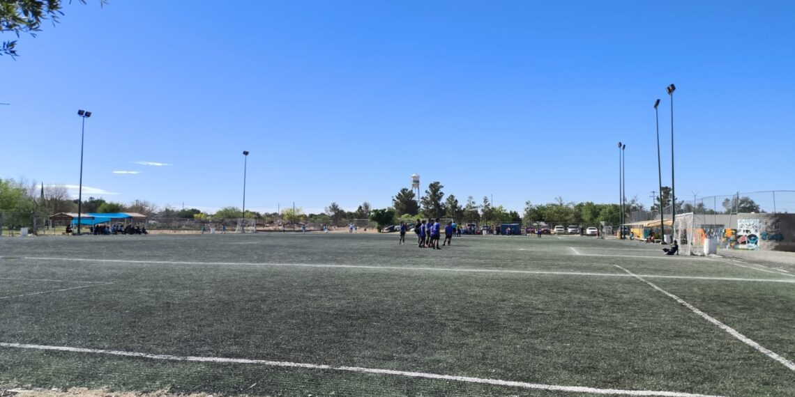Privatización y abandono en las canchas de El Chamizal