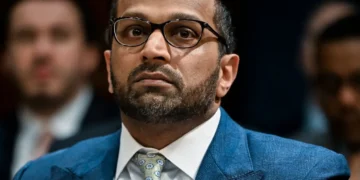 Kash Patel demanda a The Atlantic por difamación y reclama 250 millones de dólares