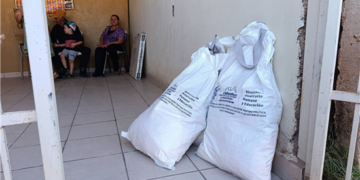 Entrega de despensas beneficia a más de mil hogares en diversas colonias
