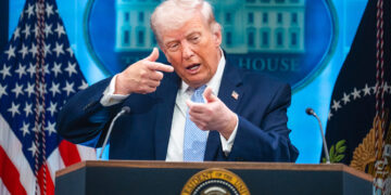Trump amenaza con acción militar si fracasan las negociaciones con Irán en Pakistán