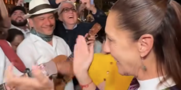 Cálida bienvenida de la diáspora mexicana a Claudia Sheinbaum en Barcelona