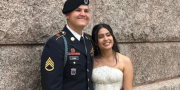 Sargento del Ejército  de EE.UU. lucha por evitar la deportación de su esposa