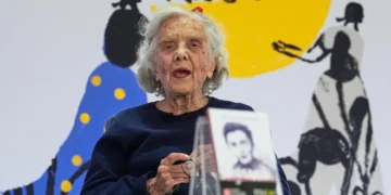 Elena Poniatowska presenta libro sobre Rosario Castellanos en la UNAM