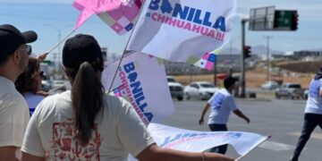Cientos de ciudadanos promueven en cruceros de Chihuahua la plataforma “Qué Bonilla es Chihuahua”