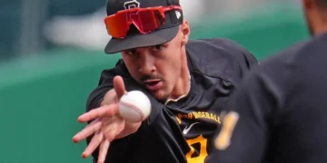 Konnor Griffin, de 19 años, debuta en Grandes Ligas con los Piratas