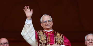 El papa León XIV discrepa con el jefe del Pentágono por invocar a Jesús en la guerra