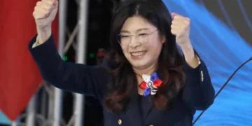 Cheng Li-wun, líder opositora taiwanesa, inicia “viaje por la paz” en China