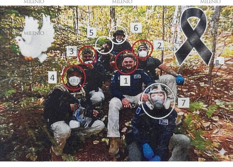 Identifican a los agentes de AEI, en la foto con presuntos agentes de la CIA