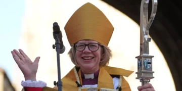 Arzobispa de Canterbury respalda llamado del papa León XIV a la paz en Oriente Medio