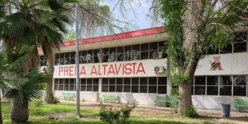 Prepa Altavista pide federalización para evitar su cierre