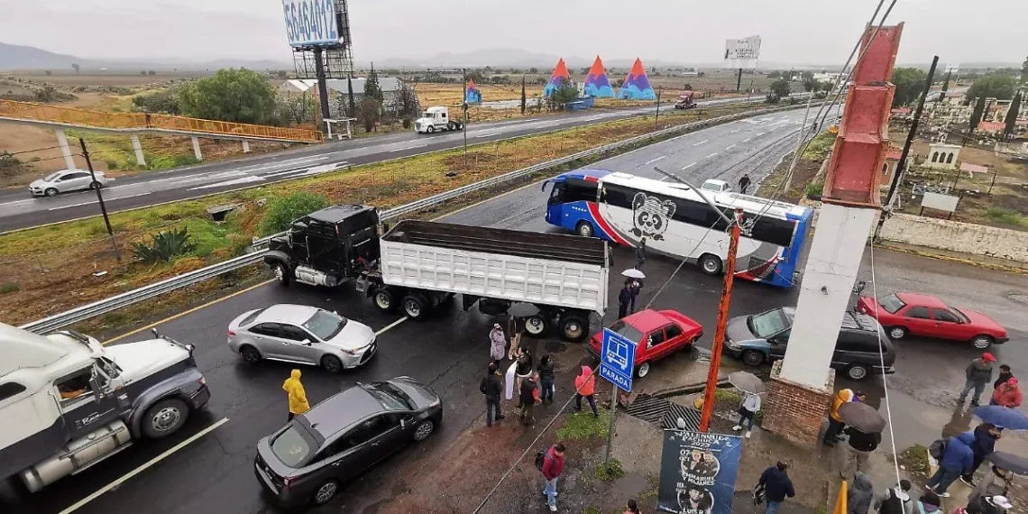Transportistas y agricultores confirman paro nacional con bloqueos carreteros para este lunes