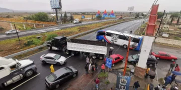 Transportistas y agricultores confirman paro nacional con bloqueos carreteros para este lunes