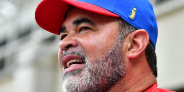 Ozzie Guillén tendrá su número 13 retirado por los Medias Blancas