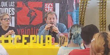 FCE y Paco Taibo impulsan la lectura juvenil con el programa “25 para el 25”