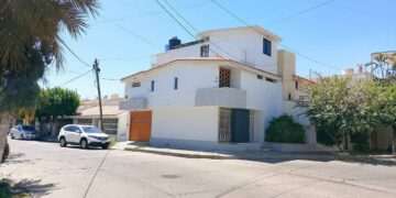 Atacan a balazos una vivienda en Culiacán, presuntamente vinculada al exgobernador Rocha Moya
