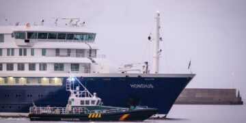El crucero MV Hondius con hantavirus llega a Tenerife; seis decesos confirmados