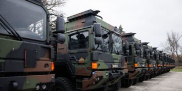 Mercedes-Benz evalúa producir material de defensa ante el alza del gasto militar en Europa