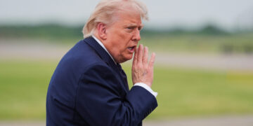 «50/50»: Trump no descarta «hacer volar por los aires» a Irán
