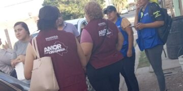 Encuentro de chalecos guindas y azules en las calles de Chihuahua