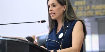Xóchitl Contreras reta a Morena a visitar estaciones de Bomberos en Juárez