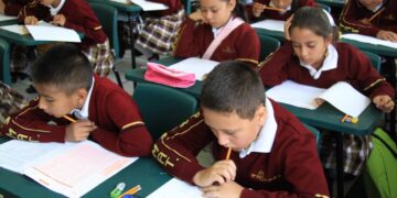Organizaciones civiles rechazan recorte de un mes al calendario escolar