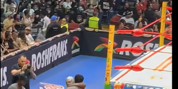Místico saluda a integrantes de BTS en la Arena México y el momento se viraliza