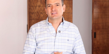 Bonilla califica de “montaje político” la marcha de Morena y reitera apoyo a Maru Campos