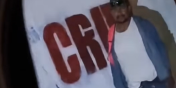 Vecinos de Chihuahua confrontan a brigadistas que pintaban bardas con propaganda de #EsCruz