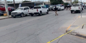 Asesinan a conductor y balean a menor en la cabeza tras persecución armada en Juárez