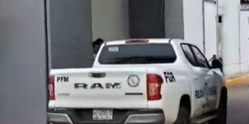 Senador Inzunza Cázarez comparece ante la FGR por indagatorias de delincuencia organizada