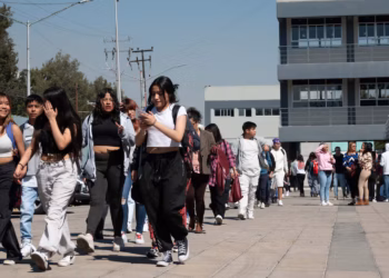 Fracasan en México subsidios para contener deserción educativa y laboral de las juventudes