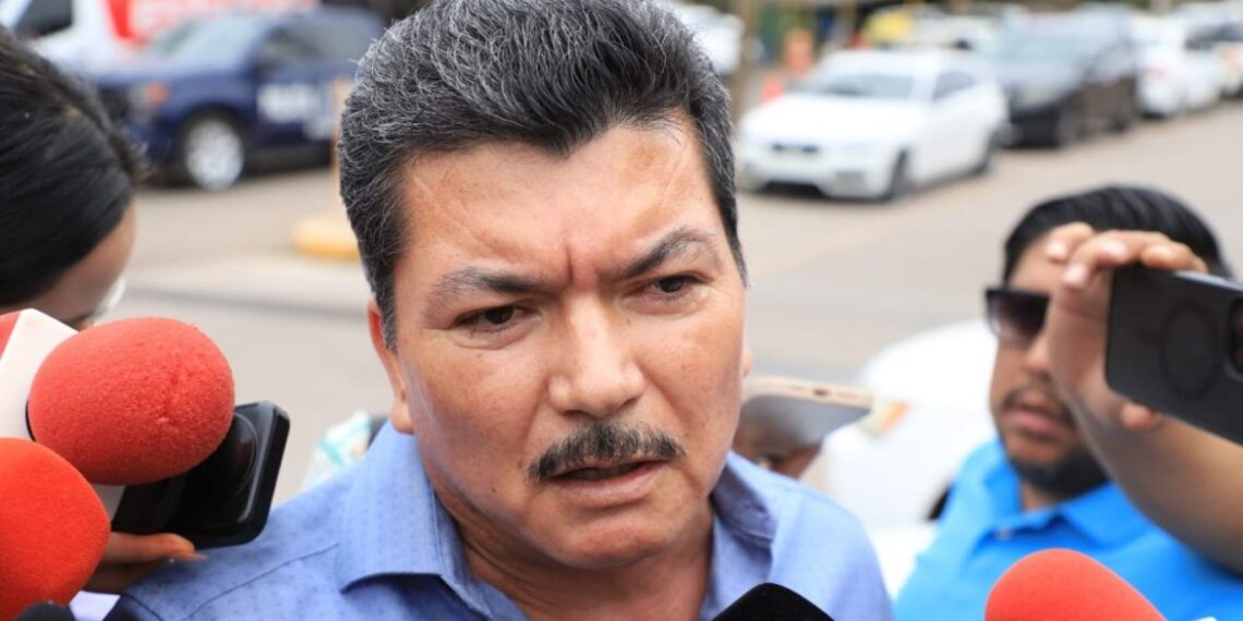 Se entrega en Estados Unidos exjefe de la Policía de Investigación de Sinaloa acusado de narcotráfico