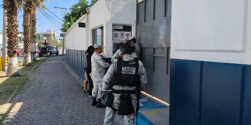 Arturo Zuany y siete agentes de la FGE comparecen ante la FGR en Ciudad Juárez por caso de narcolaboratorio