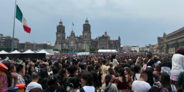 BTS desata la euforia con concierto histórico en el Zócalo de la Ciudad de México