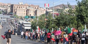 Cruz Pérez Cuéllar dice que se organizó una coperacha para asistir a la marcha en Chihuahua