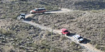 Mujer muerta tras volcadura de RZR en la Sierra de Juárez durante actividad en Trepachangos