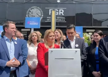 Gobernadora de Chihuahua traslada diferendo con la FGR a la Ciudad de México y acusa persecución política