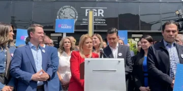 Gobernadora de Chihuahua traslada diferendo con la FGR a la Ciudad de México y acusa persecución política