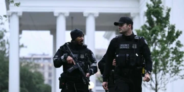 Abaten a tirador tras registrarse balacera frente a la Casa Blanca