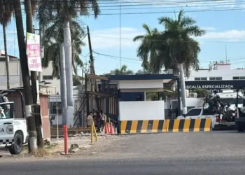 Suspenden visitas en penal de Culiacán tras riña que dejó siete reos sin vida y un herido