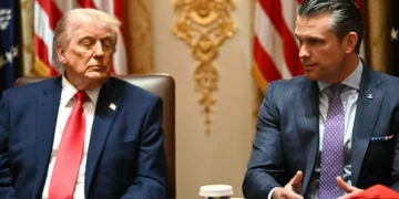 Declara Hegseth guerra a cárteles, con fuerza militar multinacional y sin México