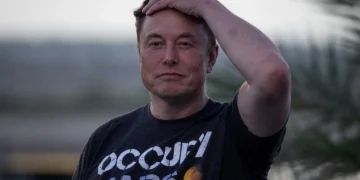 Elon Musk el primer billonario del mundo tras debut bursátil de SpaceX