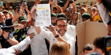 Con nacionalidad de EE.UU. el virtual próximo presidente de Colombia