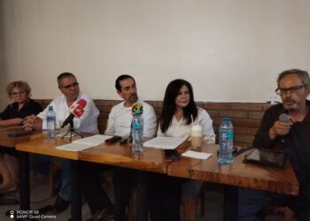 Grupos de docentes suman 2 mil firmas en dos días en apoyo a Andrea Chávez par la gubernatura