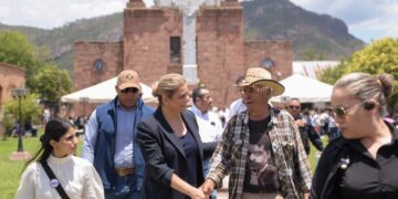 Honran en Cerocahui a los jesuitas asesinados